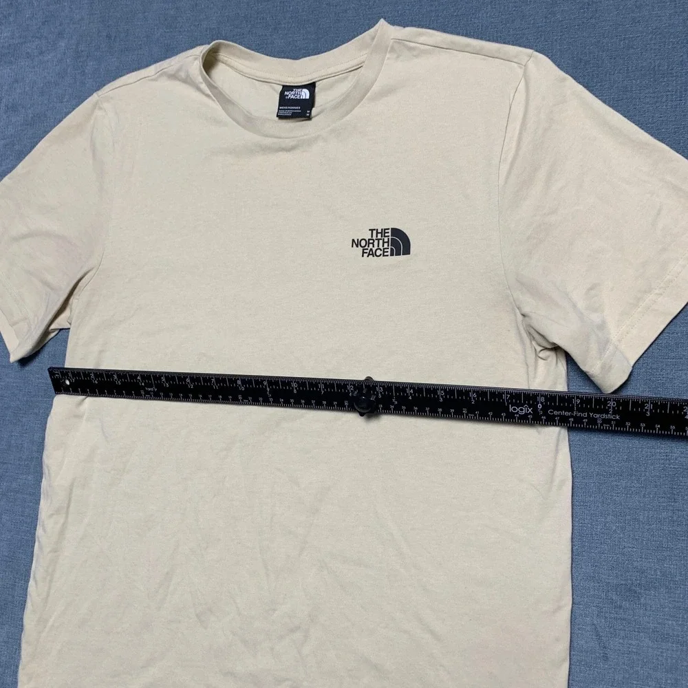 The North Face T Shirt Mens Medium Beige Crew Neck Logo Casual Fit Summer Tee